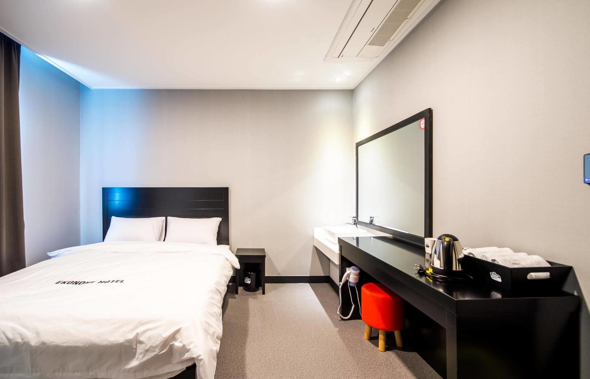อีโคโนมี โฮเต็ล ซอกโช Hotel ซกโช ภายนอก รูปภาพ