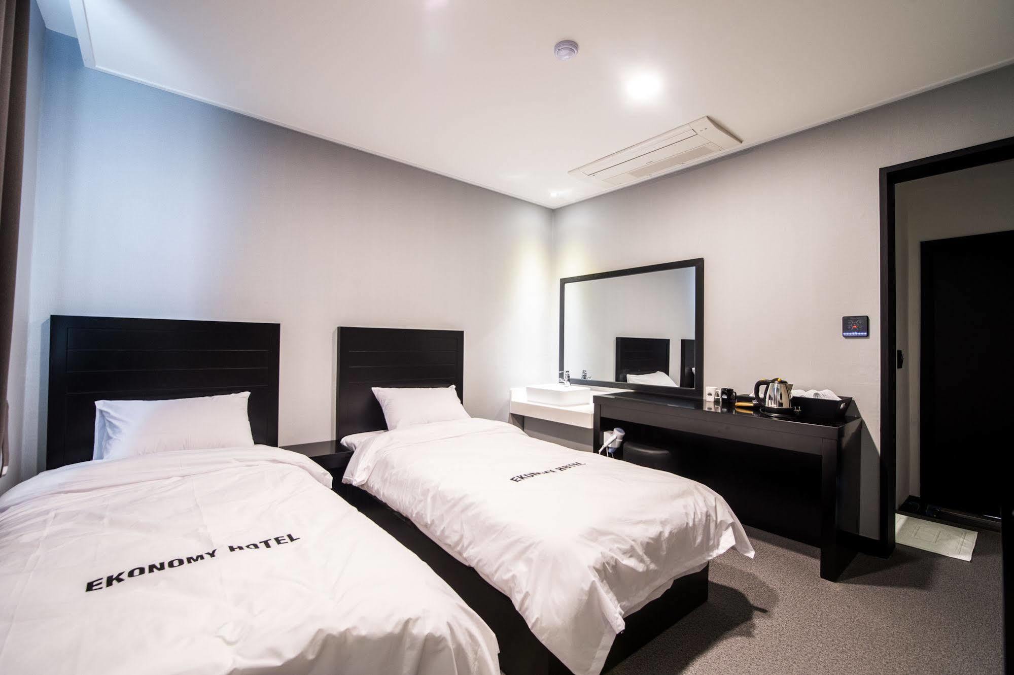 อีโคโนมี โฮเต็ล ซอกโช Hotel ซกโช ภายนอก รูปภาพ