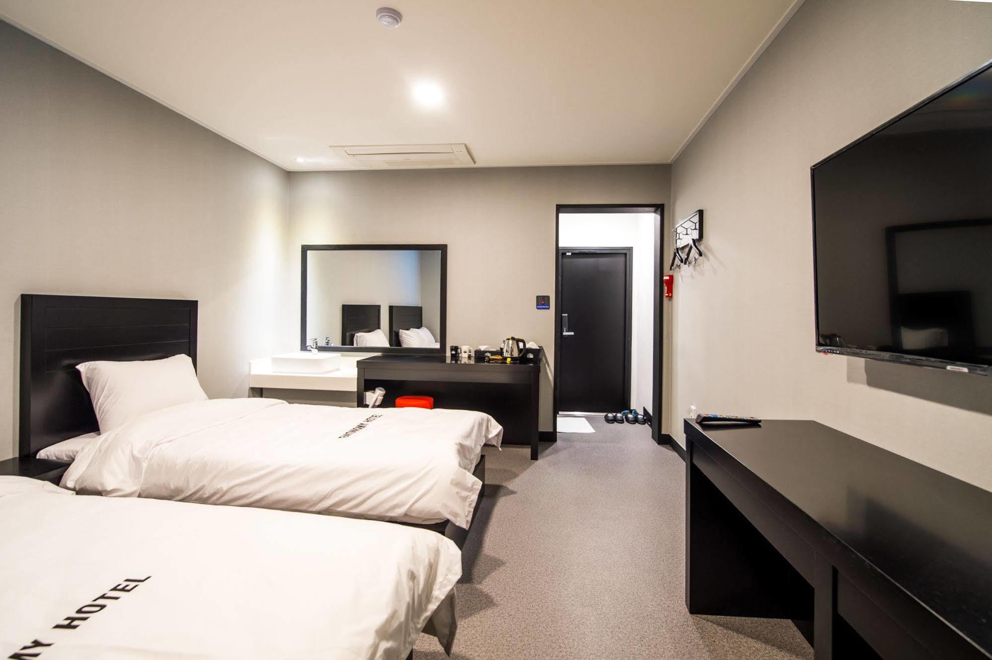 อีโคโนมี โฮเต็ล ซอกโช Hotel ซกโช ภายนอก รูปภาพ