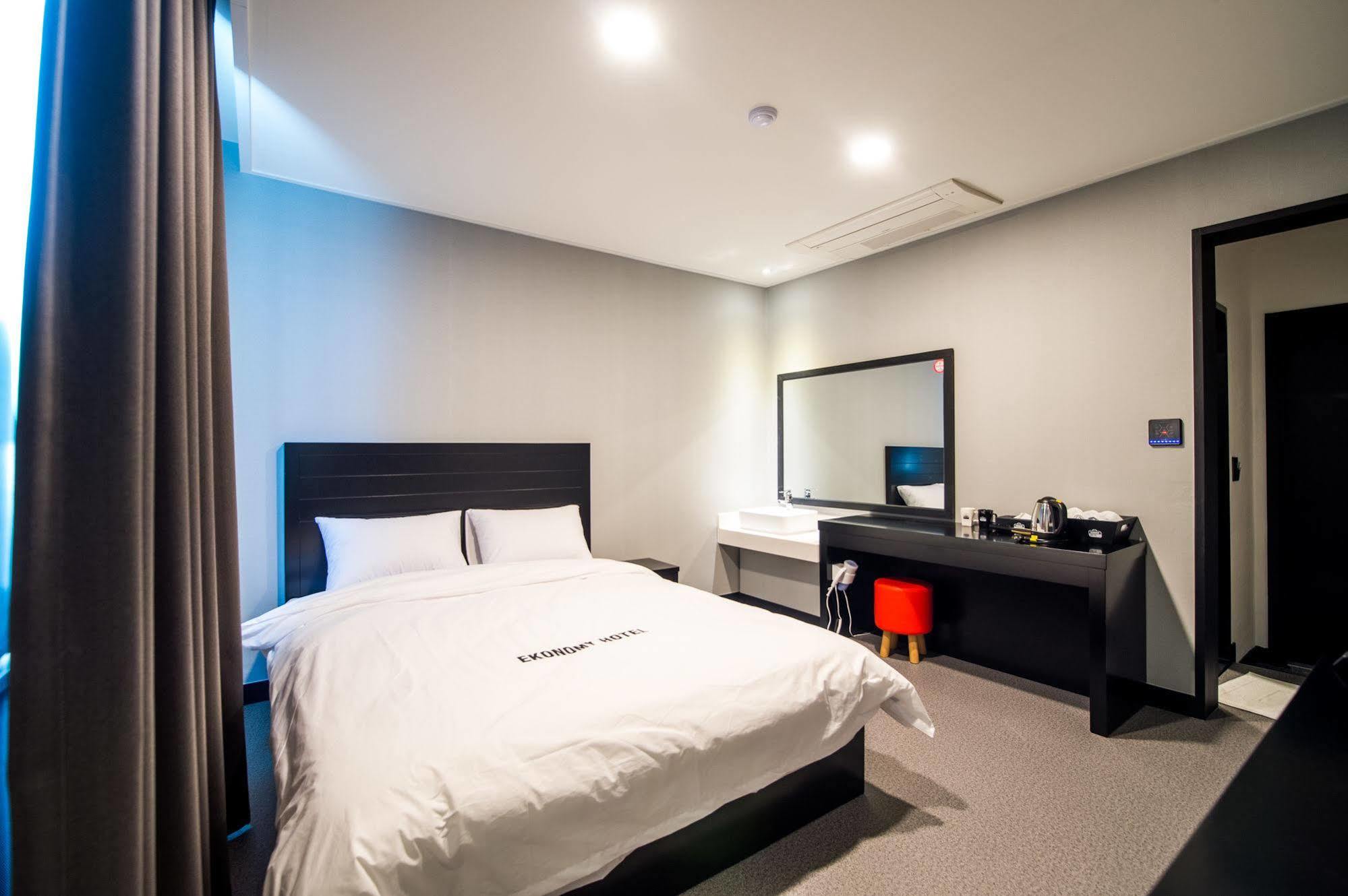อีโคโนมี โฮเต็ล ซอกโช Hotel ซกโช ภายนอก รูปภาพ
